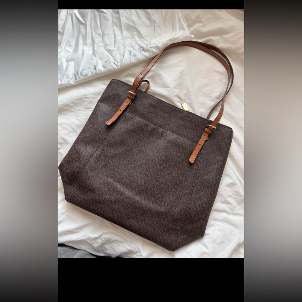 Michael koors purse